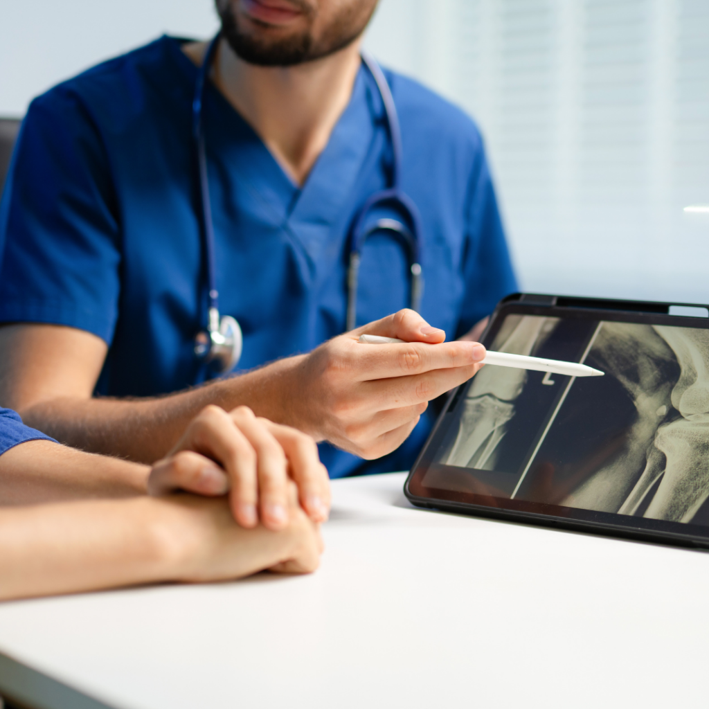 Bone Doctor Bangalore Explain to patient 